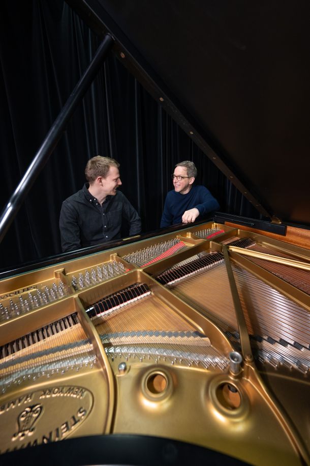 HfM Student Simon Germann mit Prof. Nicolai Thärichen