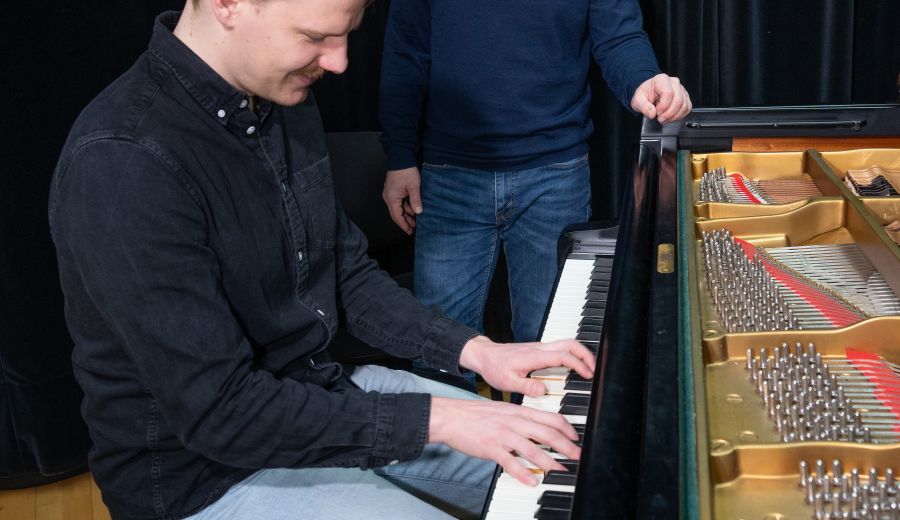 Nikolai Thärichen mit Schüler